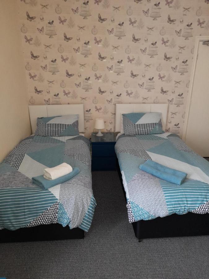 The Coast Bed & Breakfast Блекпул Екстериор снимка