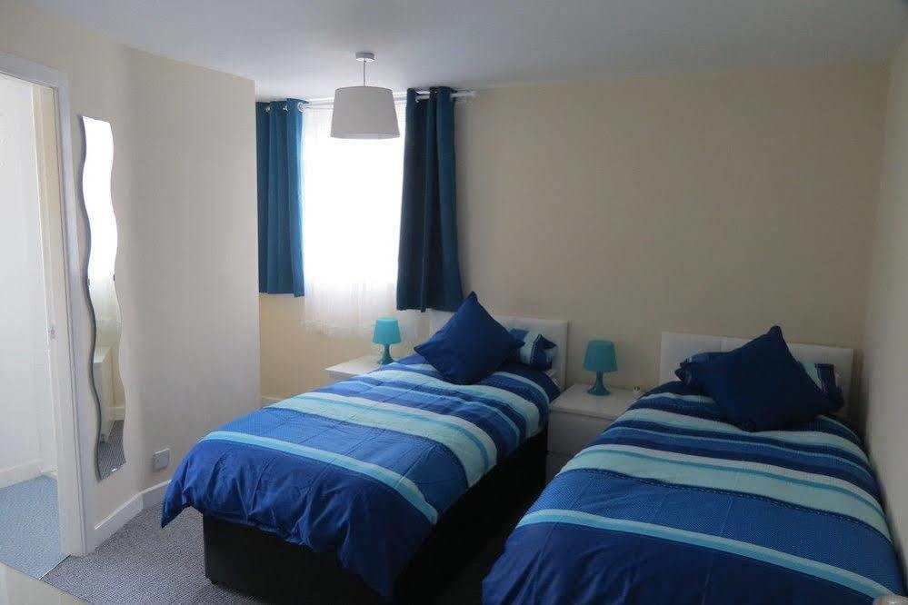 The Coast Bed & Breakfast Блекпул Екстериор снимка